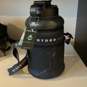 NWT Hydrojug with Sleeve and Straw
